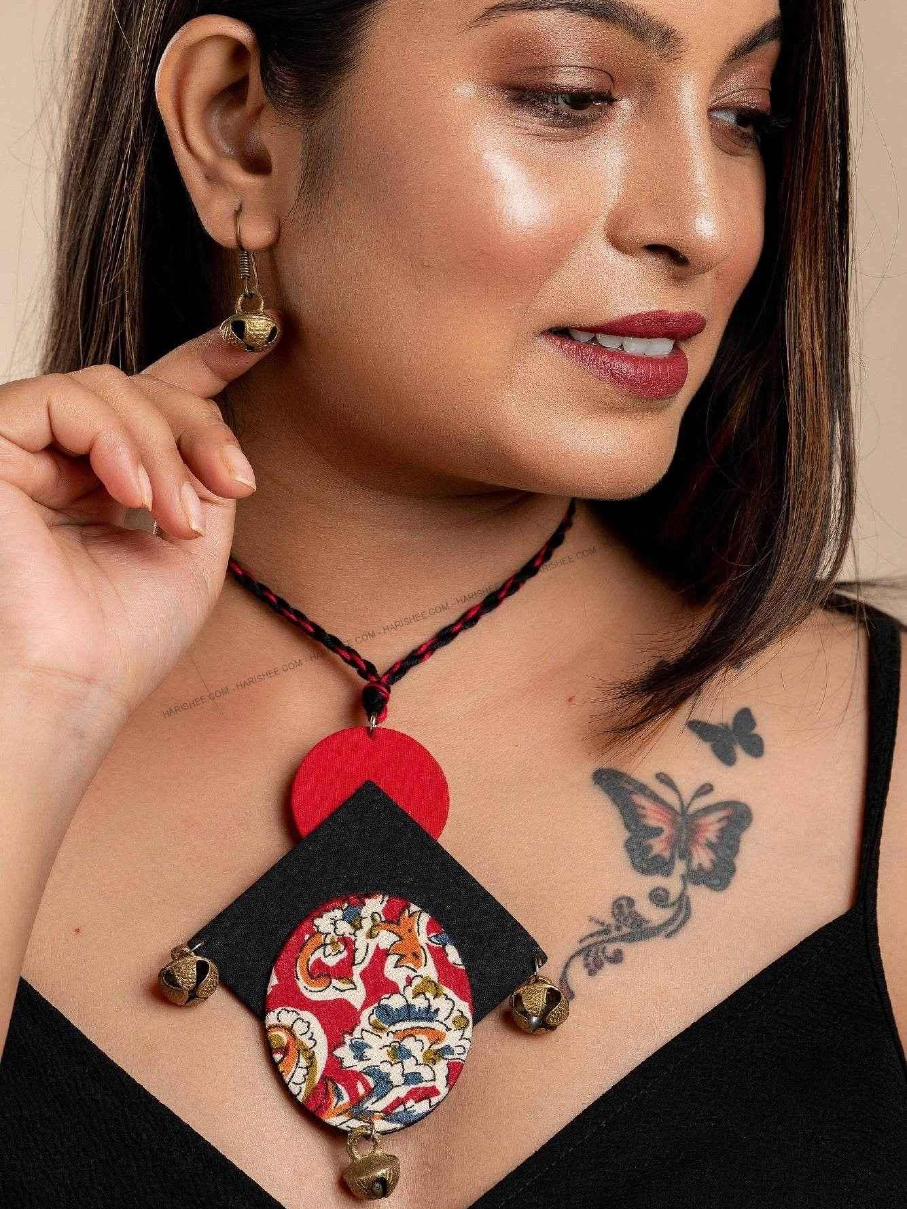 Red_Black_Kalamkari_Neckpiece_with_Brass_Ghungroo_-_Handcrafted_Cotton_Fabric_Jewelry_for_Women_-_Lookandadorn.com-2601803